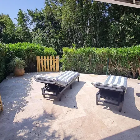 Mazet 3 Pièces Climatisé, Piscine, Proche à - Fr-1-780-9 *