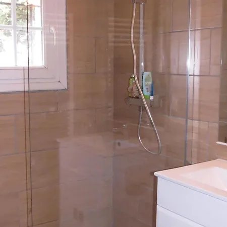 Mazet 3 Pièces Climatisé, Piscine, Proche à - Fr-1-780-9 *