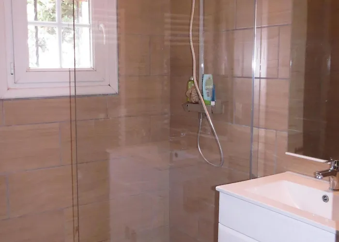 Mazet 3 Pieces Climatise, Piscine, Proche A - Fr-1-780-9 *